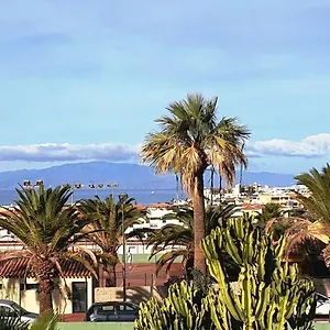 https://sunny-house-with-private-pool-and-sea-view.adeje-hotels.com